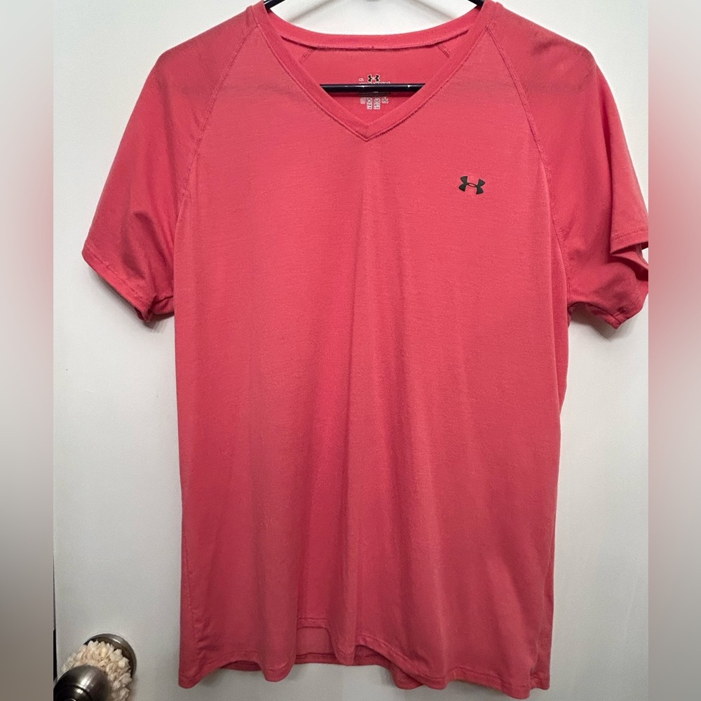XL Women’s Under Armour top